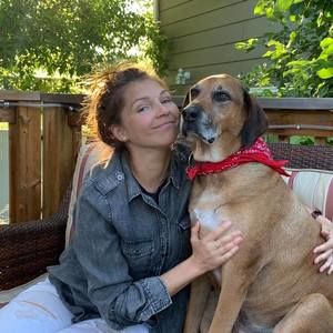 Meet your Posher, Caitlin